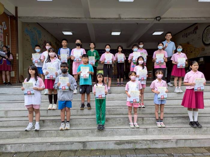 114學年度校內美術比賽(高年級組)頒獎圖片