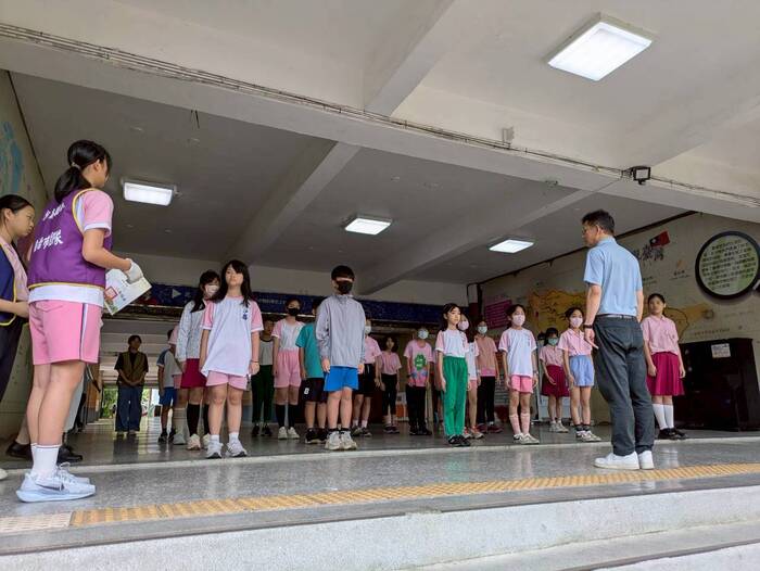 114學年度校內美術比賽(高年級組)頒獎圖片